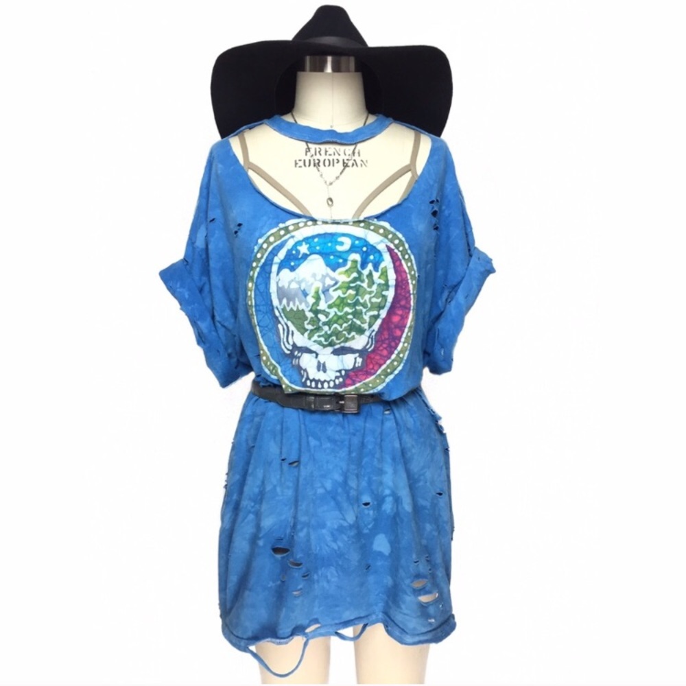 Grateful Dead tie-dye distressed vintage shirt